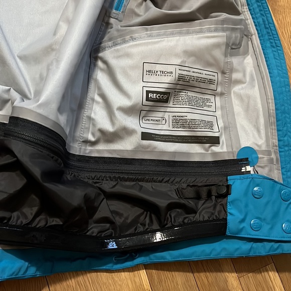 Helly Hansen Snow Shell Jacket - Picture 7 of 12